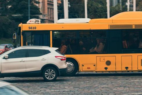 В Киеве все троллейбусы заменили автобусами для экономии электроэнергии