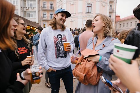 Куда пойти в Киеве: Независимый маркет Всі.Свої, книжный Pop-Up Sale, выставка Саши Маслова и Гамлета Зинковского