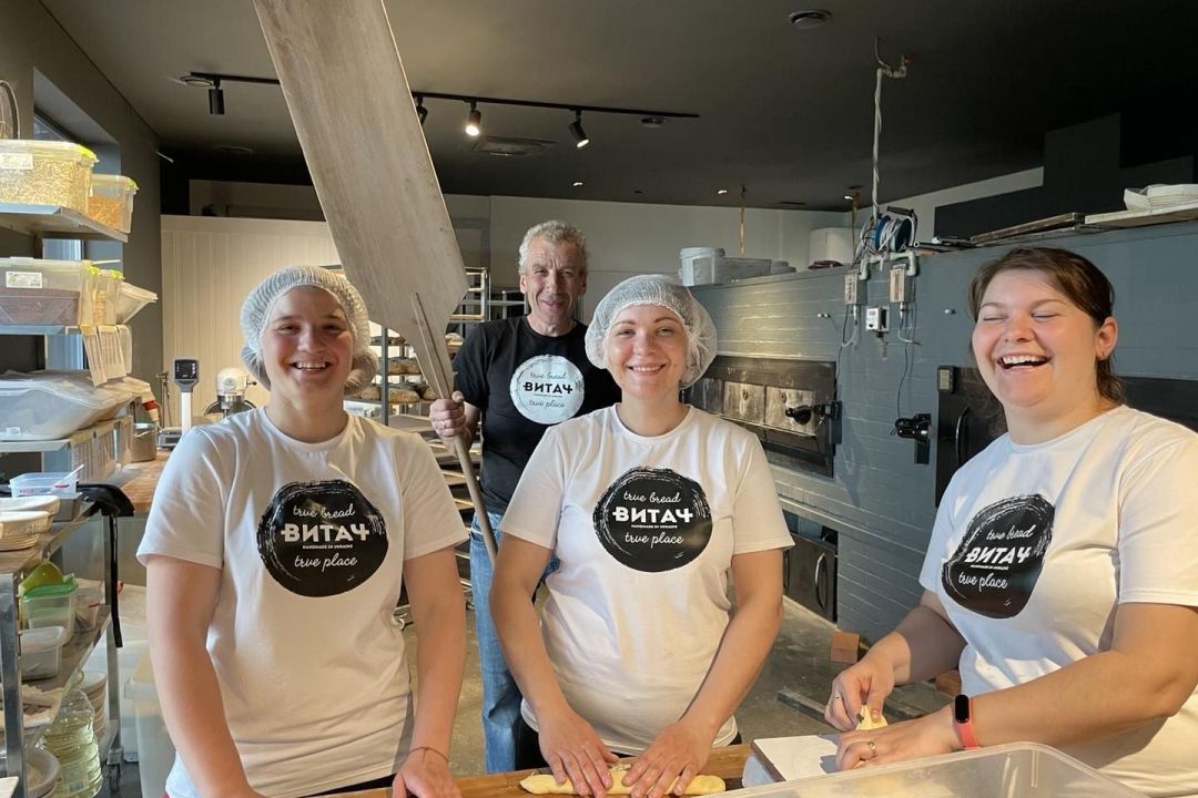 "Мы открыли волонтерскую пекарню в первый день войны": История семейного заведения в живописном Витачево на Киевщине