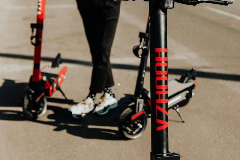 Сервіс оренди електросамокатів Vzhooh припинив роботу у Києві