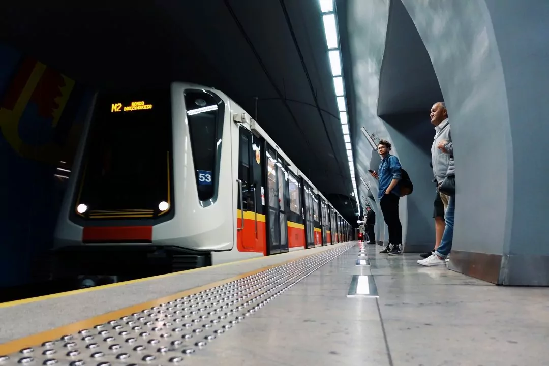 Метро Варшави перетворюють на сучасне укриття