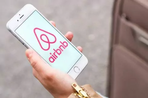 Airbnb вводит партнерские программы для 100 000 украинских беженцев