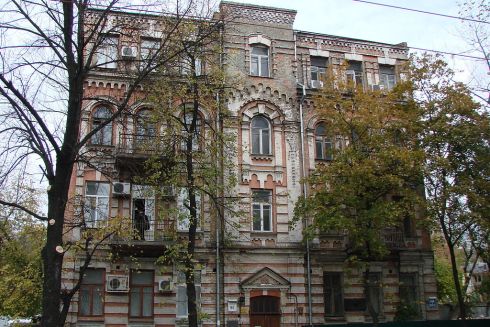 Історичному будинку, де жив Саксаганський, загрожує небезпека. У його дворі хочуть звести 16-поверхівку