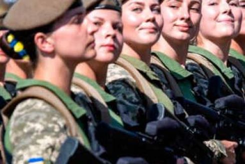 Очереди в военкомате отменяются: перечень специальностей для военного учета женщин сократили