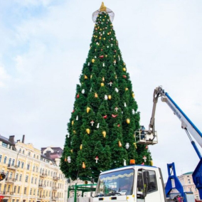 На Софийской площади установят 10-метровую елку без иллюминации – Folk Ukraine