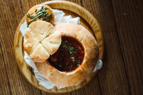 На Воздвиженке открыли ресторан «Їстина»