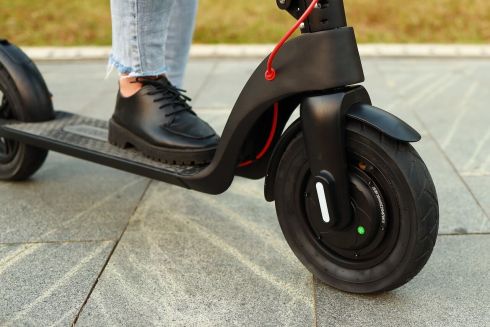 В Україні почали судити водіїв електросамокатів за порушення ПДР