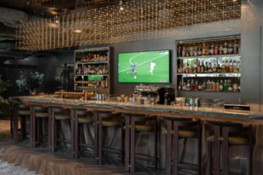 На Жилянській відкрився ресторан для фанатів спорту INCH