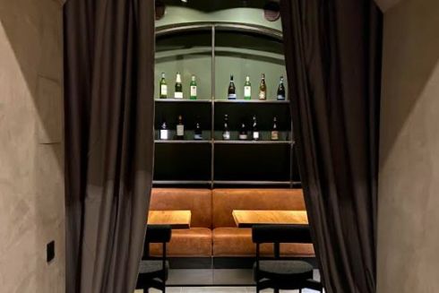 У Львові відкрився новий бар Nomad з безлімітними коктейлями Negroni