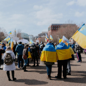 Украинцам за границей советуют пока не возвращаться и перезимовать в других странах