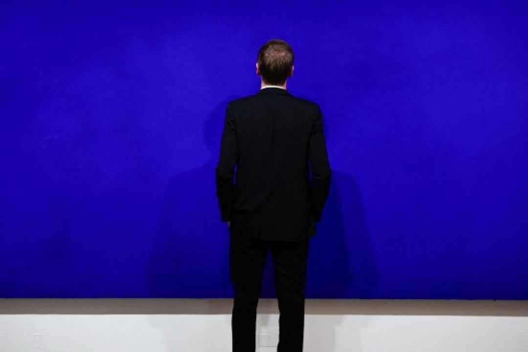 Монохромну картину французького художника Іва Кляйна продали за $21 мільйон