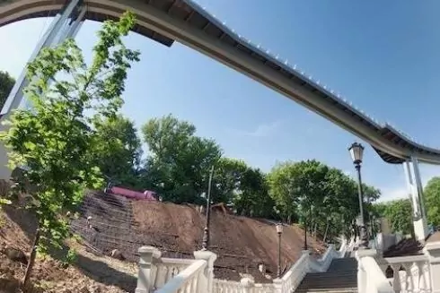 ДАБК заборонив будівництво розважального центру під Аркою дружби народів