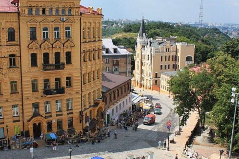 На Андріївському узвозі планують прибрати стихійну торгівлю