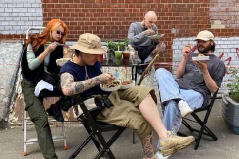 У центрі Києва відкрили веганське й вегетаріанське кафе DRACENA VIBE