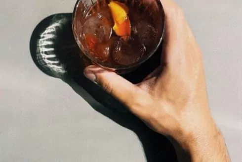 Кава, коктейлі і приставка: на Солом&rsquo;янці відкрили кав&rsquo;ярню-бар &laquo;Вибрані твори&raquo;