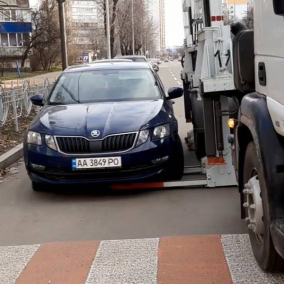 У Києві з'явилися швидкісні евакуатори для автомобілів