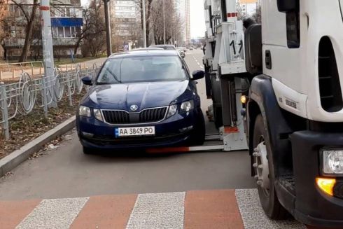 В Киеве появились скоростные эвакуаторы для автомобилей