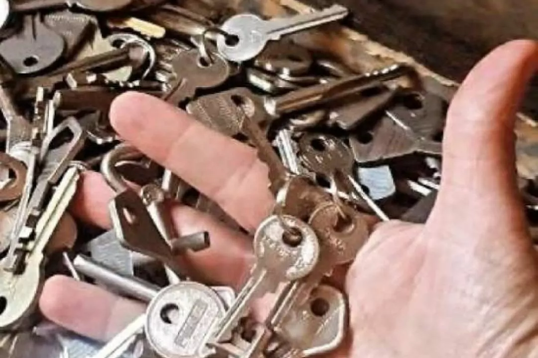 У Києві створять артобʼєкт &ldquo;Ключ Києва&rdquo;: містян просять долучитися
