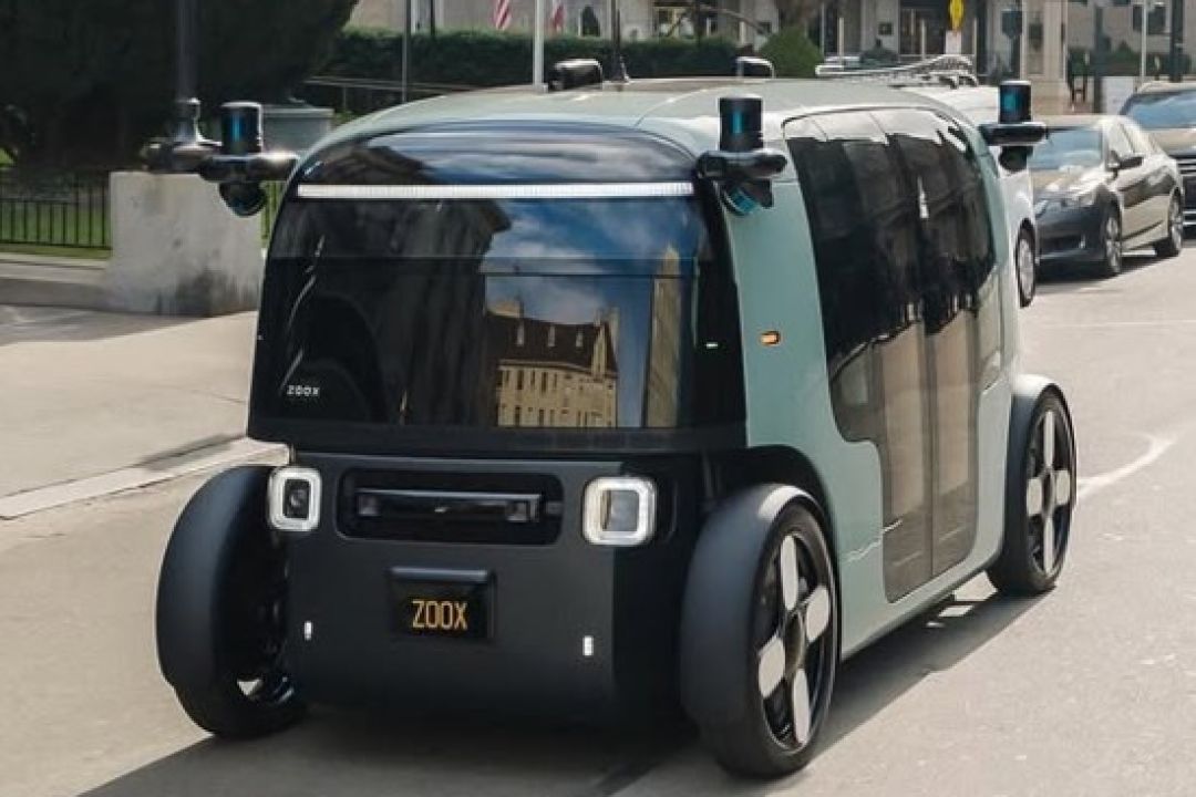 Amazon відкриває перший завод із виробництва роботаксі Zoox