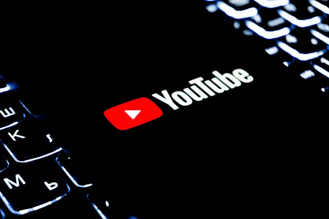 YouTube пропонує блогерам мільйони доларів, щоб вони не працювали з Netflix
