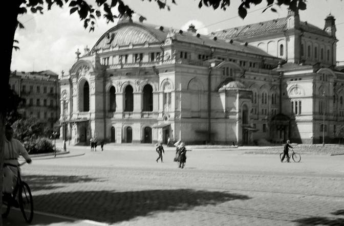 опера 1943