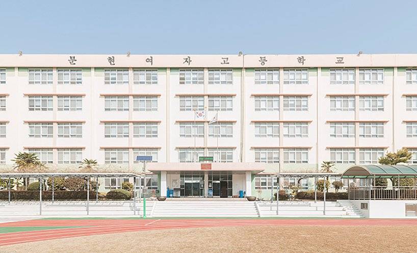 andres-gallardo-photography-korean-schooling-designboom-06