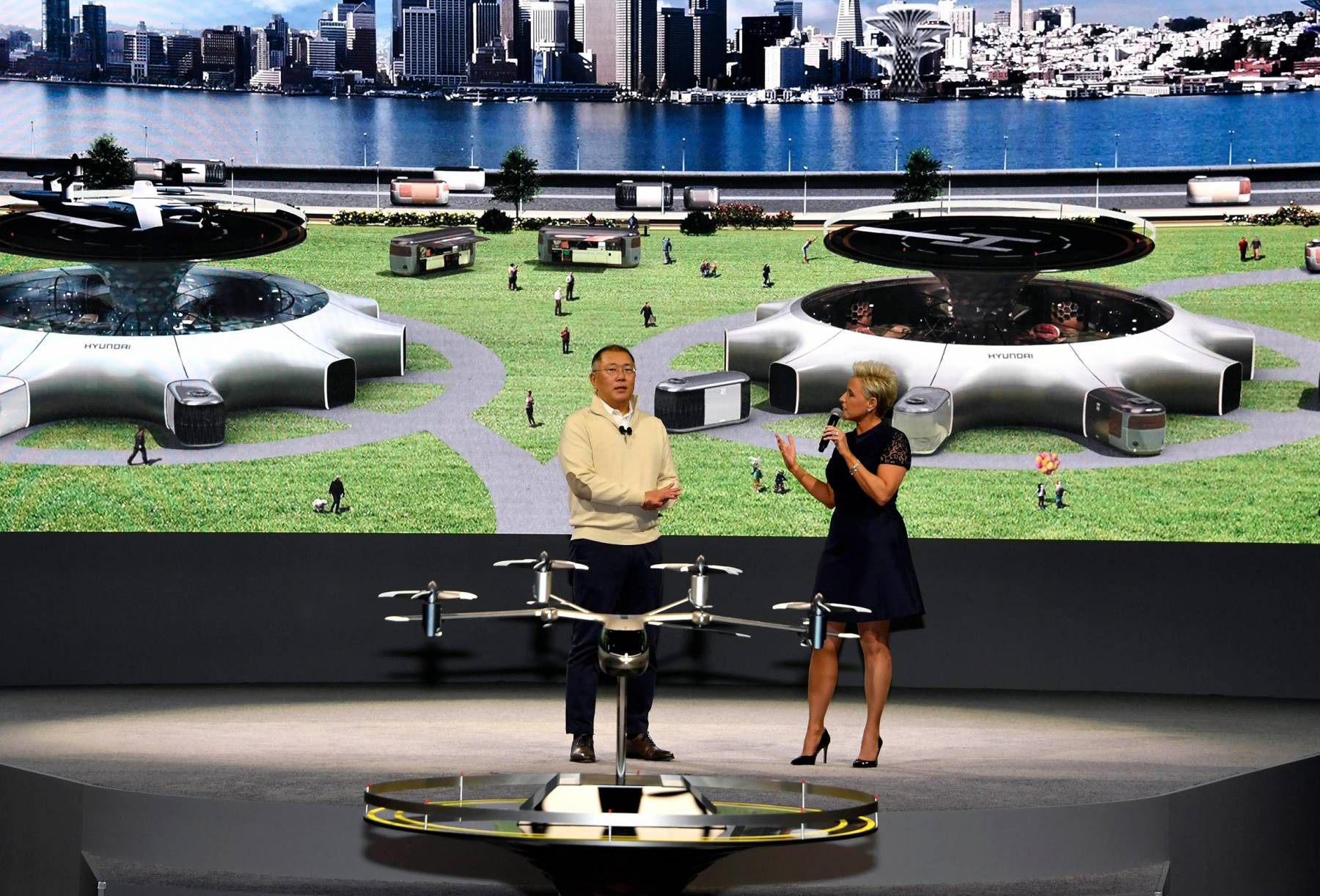 hyundai-uber-air-taxi-concept-technology_dezeen_2364_col_8
