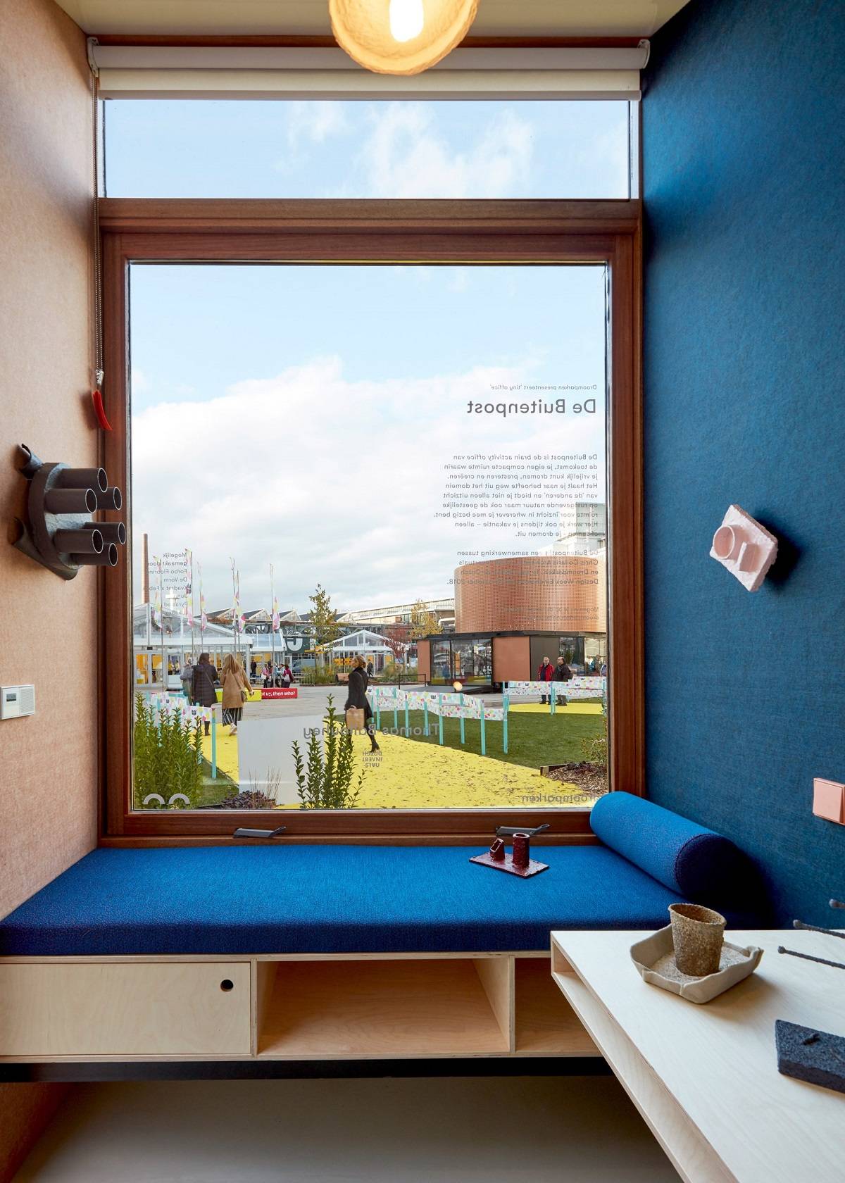 tiny-offices-dutch-invertuals-droomparken_dezeen_2364_col_6-scaled