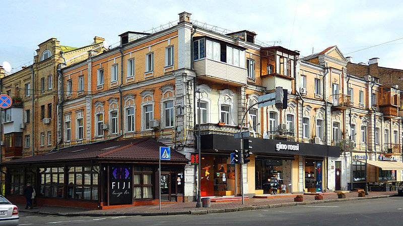 800px-Сагайдачного,_14_наріжжя_(2020-10-24)