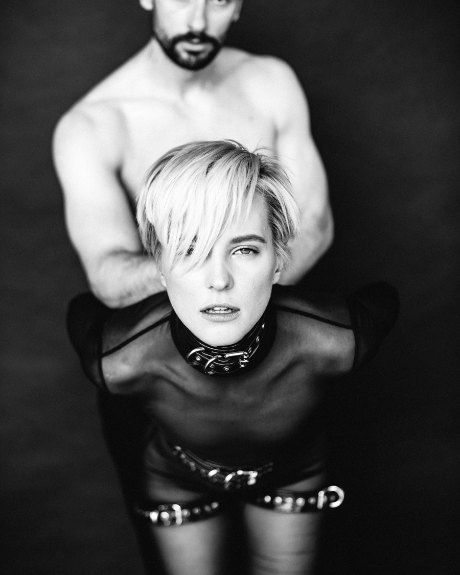 Әдемі жетілген BBW порно фильм